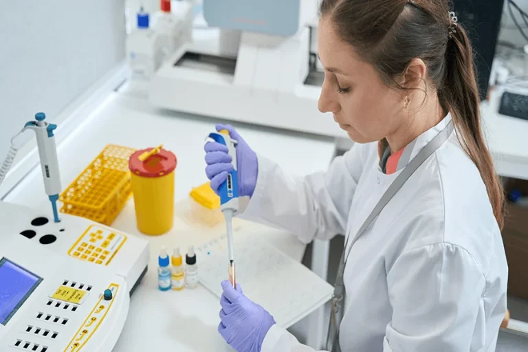 What Does A Med Tech Do In An Assisted Living: Roles, Skills, And Daily Care Med Tech