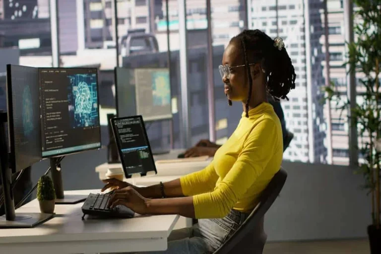 What Does a Chief of Staff Do at a Tech Company: Roles and Responsibilities Staff